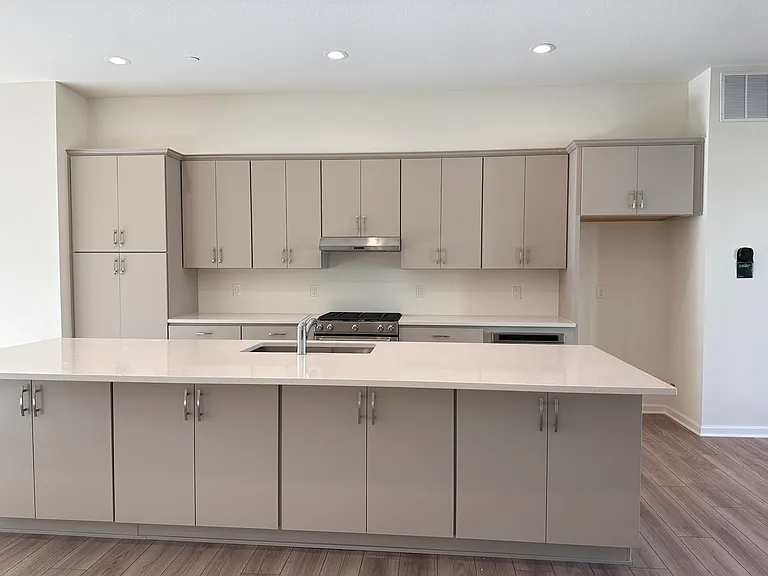 760 Josephine Way — Photo 5