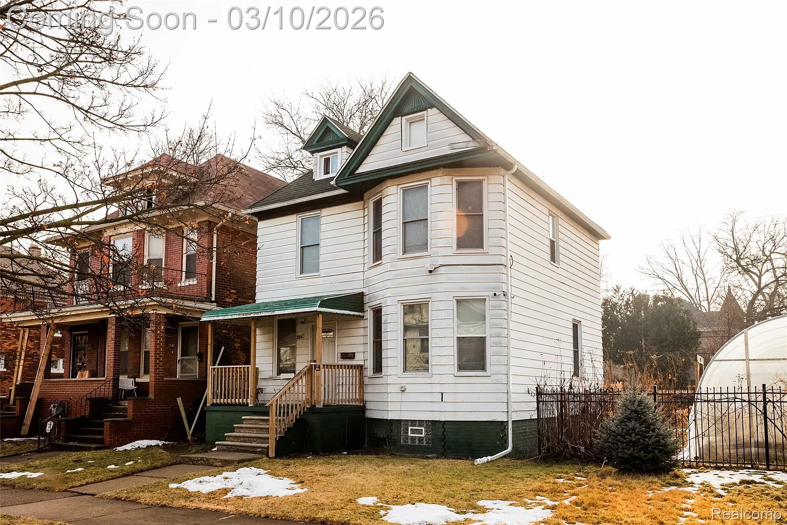 2547 Sheridan St photo 1