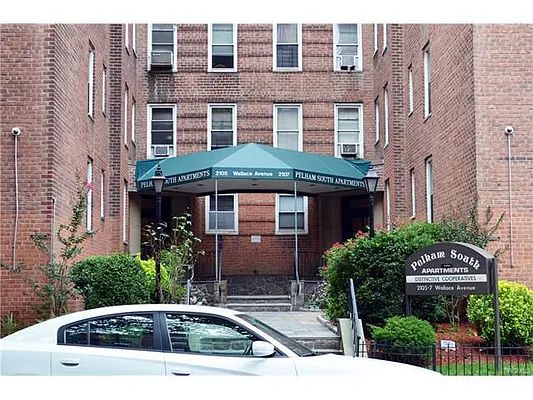 Sold by Prudential Kafcos Realty | media 1