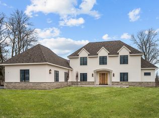 270 Majestic Oak Ct, Lake Forest, IL
