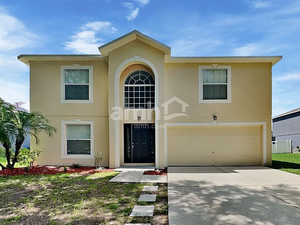 715 Valrico Hills Ln