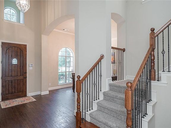 4th image of 6517 Canyon Crest Dr