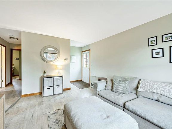 4th image of 68 Bouthillette Circle