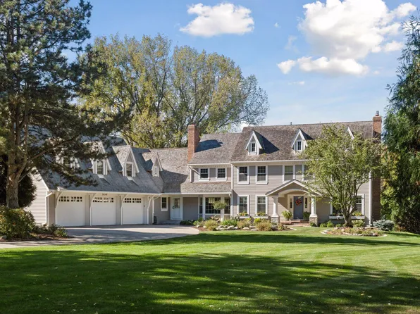 28140 Boulder Bridge Dr, Shorewood, MN 55331