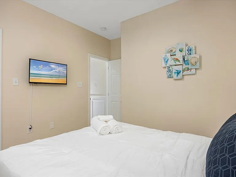 5123 Ventnor Ave #B — Photo 24