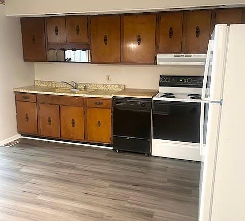 2nd image of 324 N 42nd St