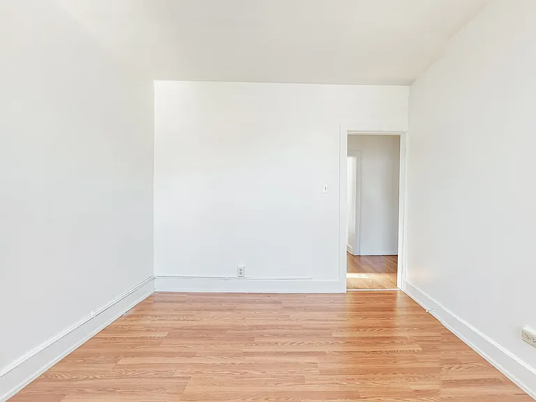 23-45 24th St #2R — Photo 17