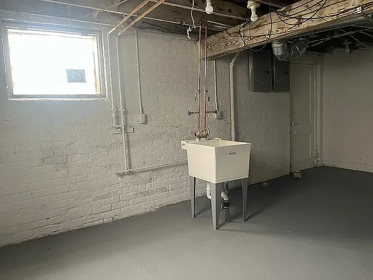 Laundry Hook up