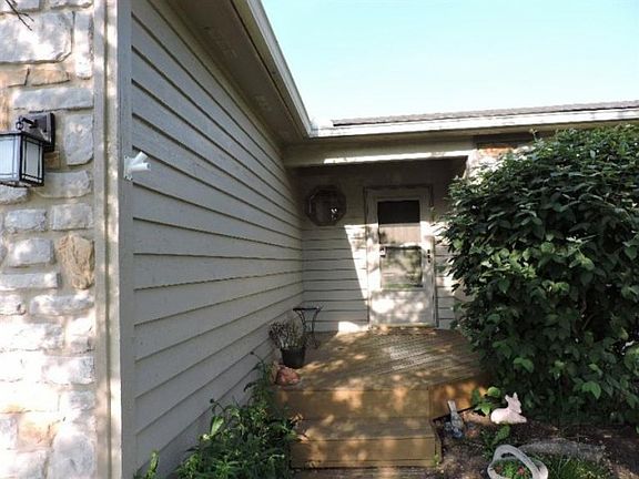 3rd image of 948 Kerns Dr
