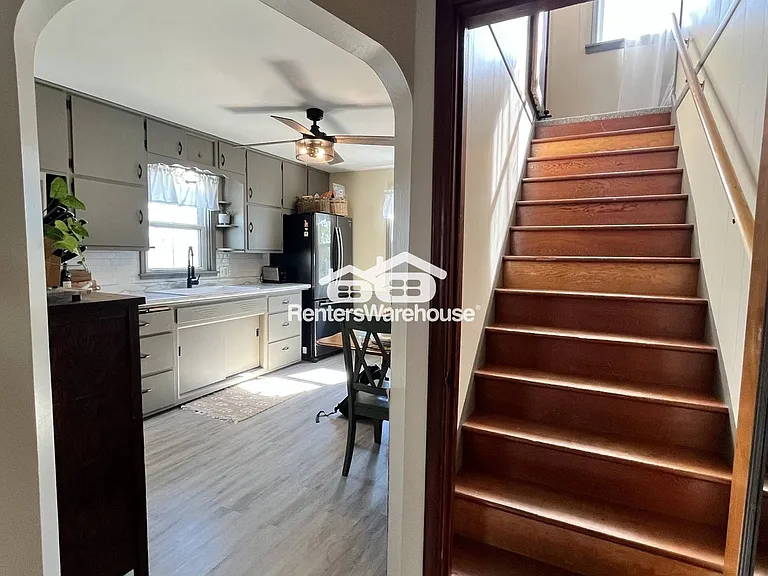 2111 1st Ave SE — Photo 8