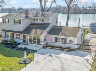 26891 James Ave, Flat Rock, MI 48134