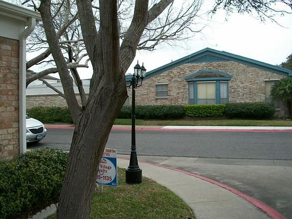 2nd image of 31 Townhouse Ln