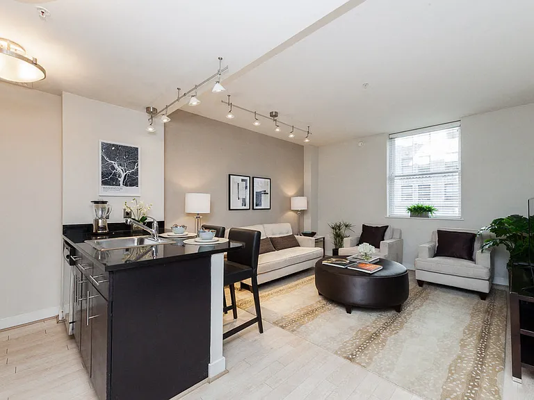 The Woodward Building Apartments — Photo 9