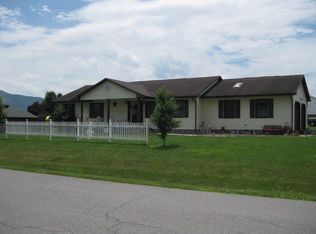 3881 Briarcliff Dr, Pulaski, VA 24301