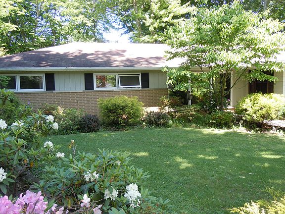 3rd image of 664 Meadowood Dr