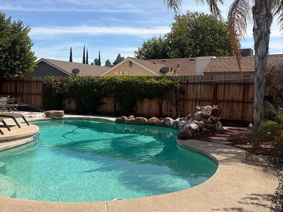 1070 Berea Dr