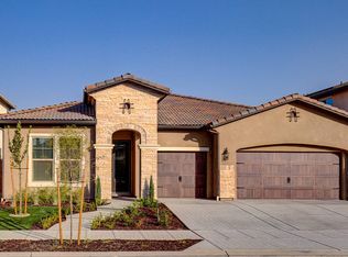1681 N Hornet Ave, Clovis, CA