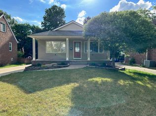 5990 Edgehill Dr, Parma Heights, OH 44130