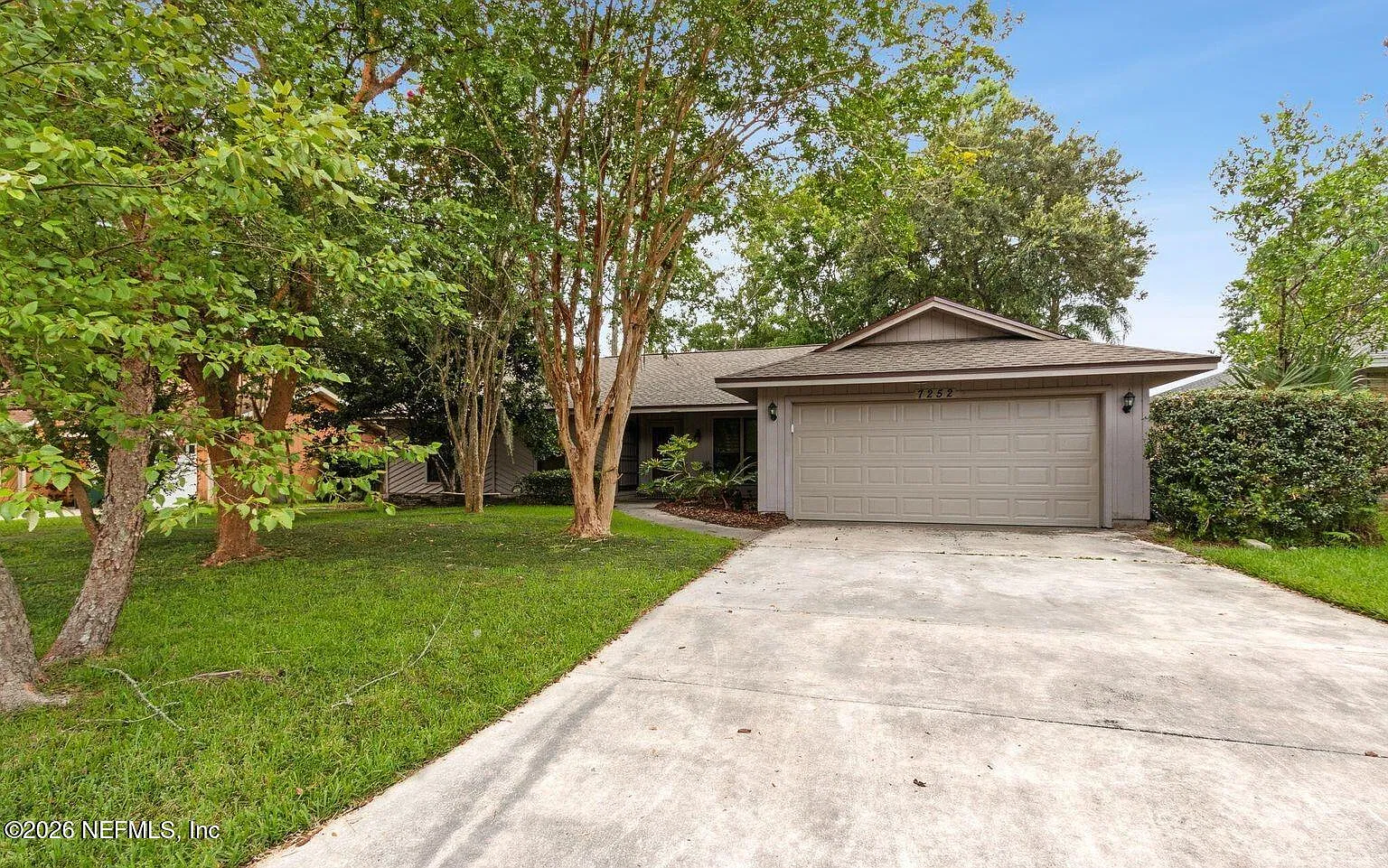 3 bed, 5.0 bath, 1498 sqft, $2,200 — Photo 1