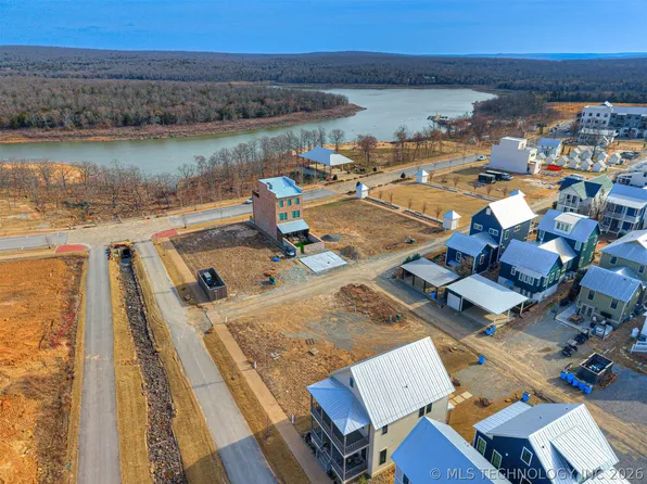 68 Boulevard Carlton Lndg, Eufaula, OK 74432