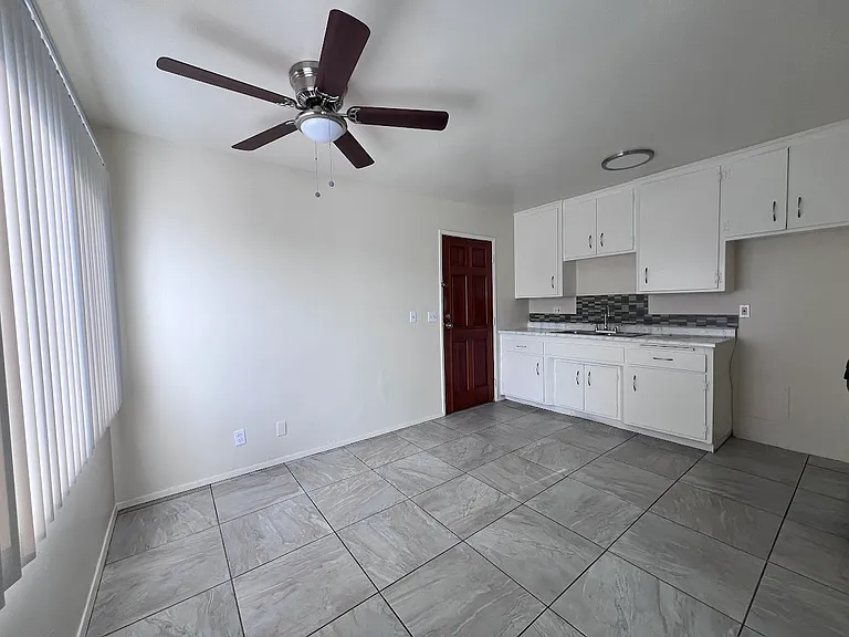 677 Victoria St #6 — Photo 3