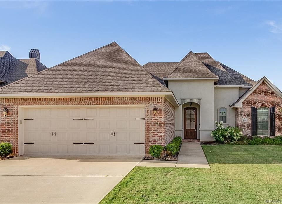 1st image of 206 Roanoke Cir