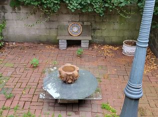 2226 Delancey Pl, Philadelphia, PA 19103