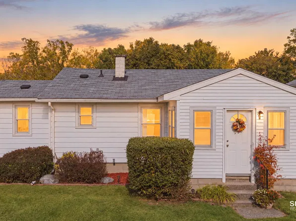 341 Dana St NW, Comstock Park, MI 49321