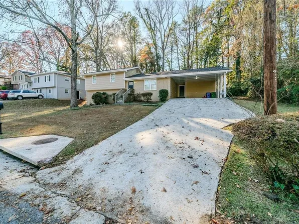 1394 High Meadow Dr, Stone Mountain, GA 30083