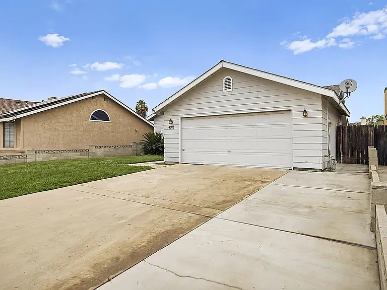 4918 W Chestnut Ave — Photo 1