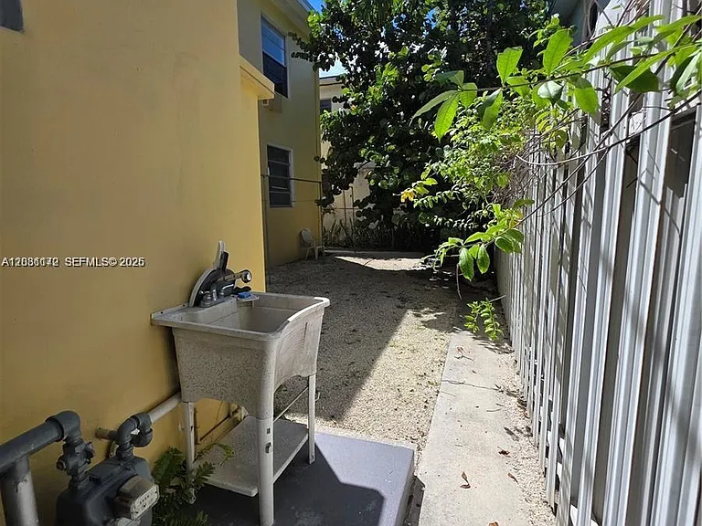 8024 Harding Ave #1 — Photo 40