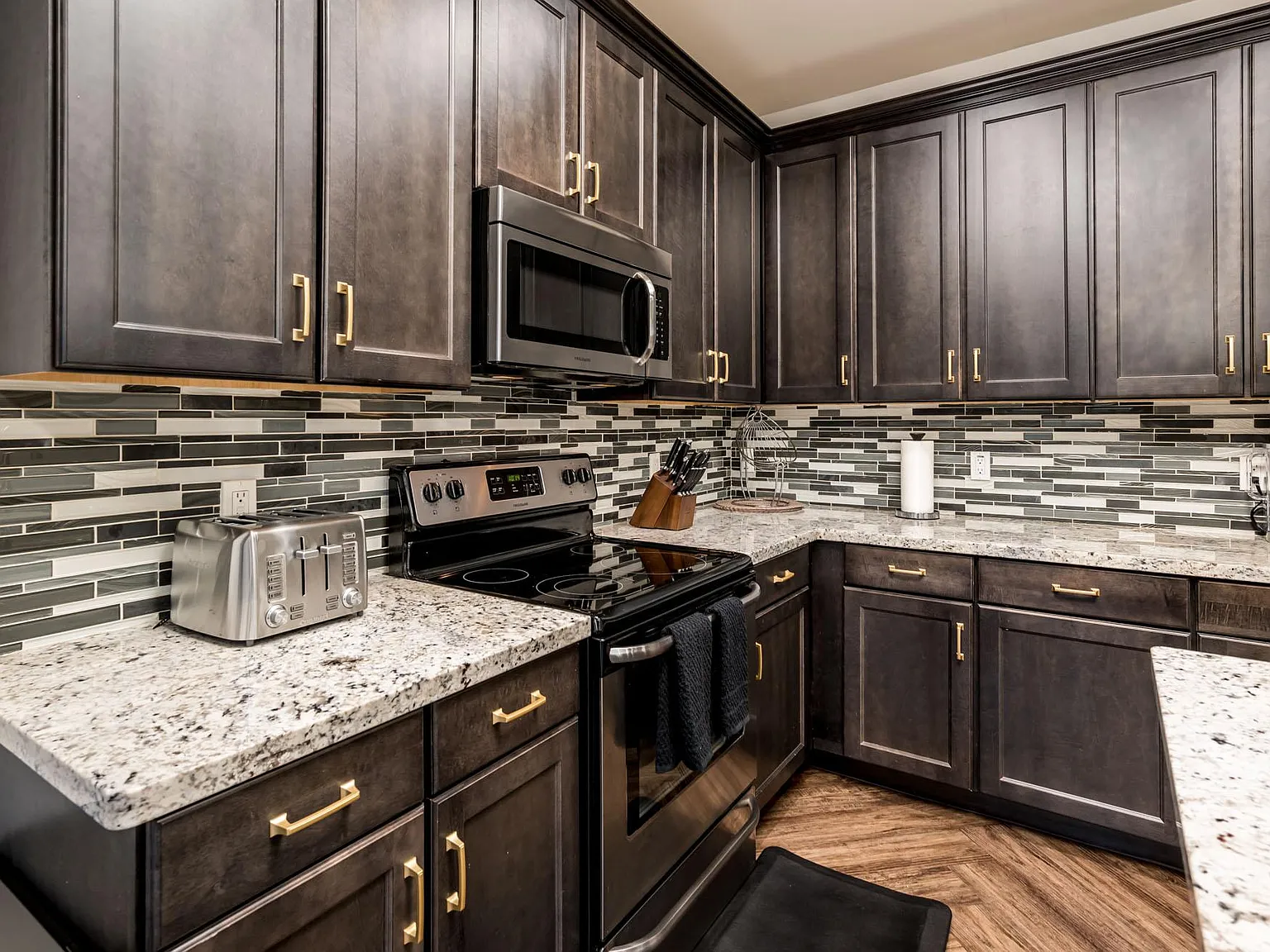 3 bed, 2.5 bath, 1835 sqft, $3,000 — Photo 3