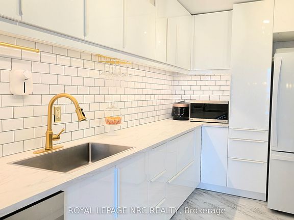 5th image of 35 Towering Heights Blvd Penthouse 1108