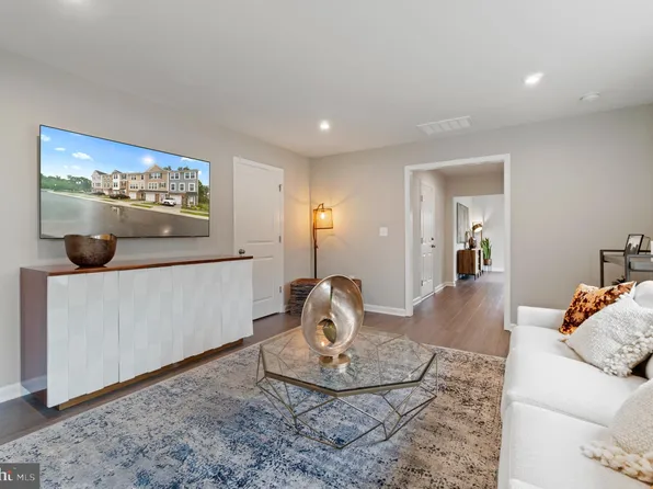 10539 Waterbury Woods Way, Manassas, VA 20112