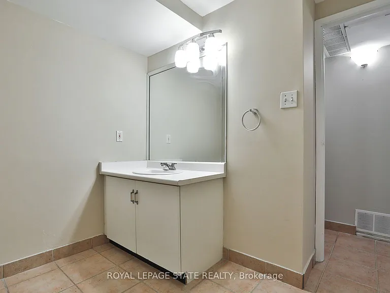 400 York Blvd #208 — Photo 19