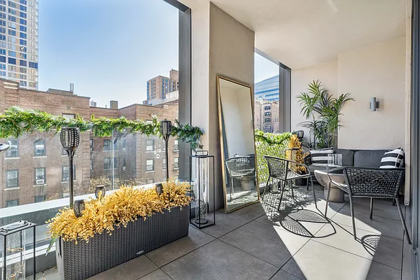 Sold by Compass | media 2