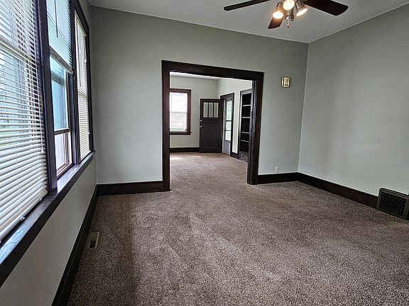2nd image of 718 12th Ave S