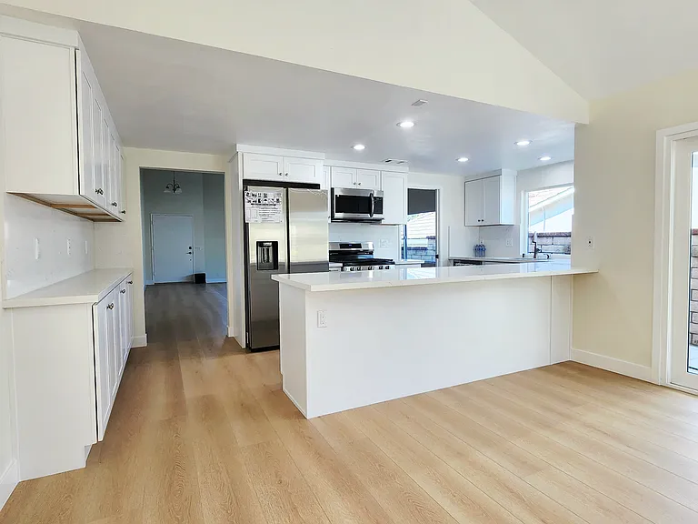 2573 Crown Way — Photo 5