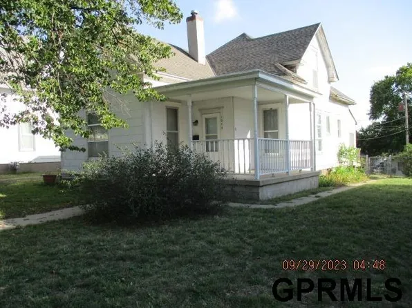 1014 5th St, Fairbury, NE 68352