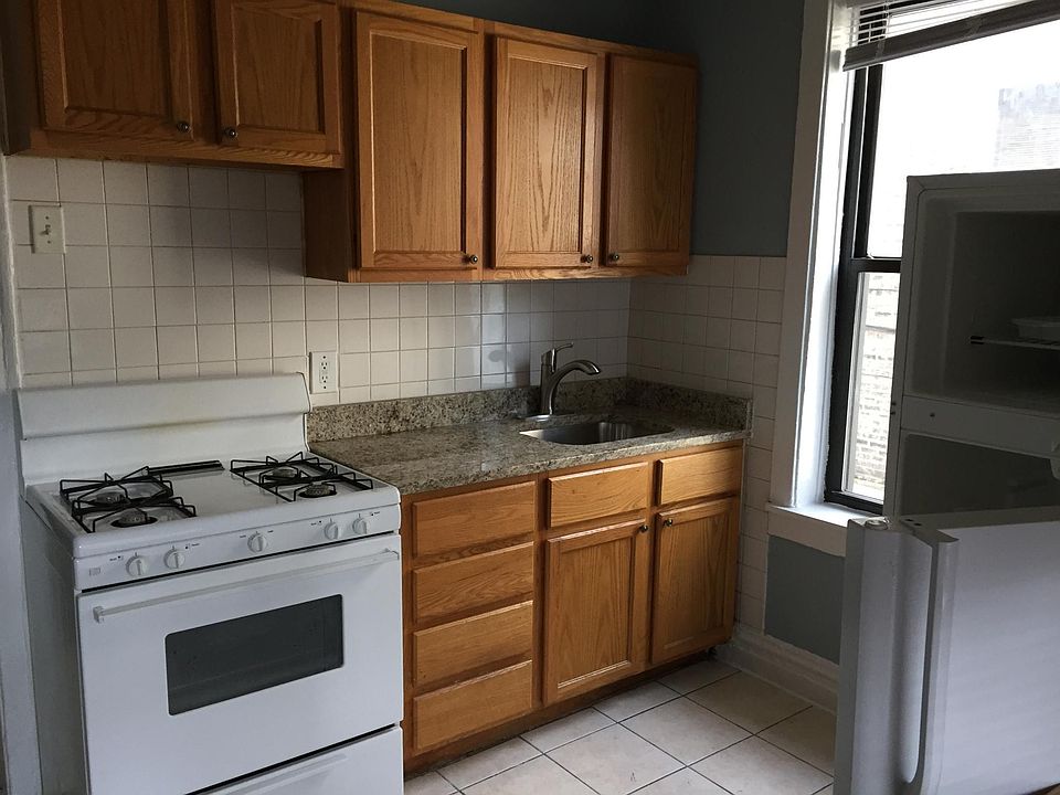 2nd image of 6407 N Glenwood Ave APT 3