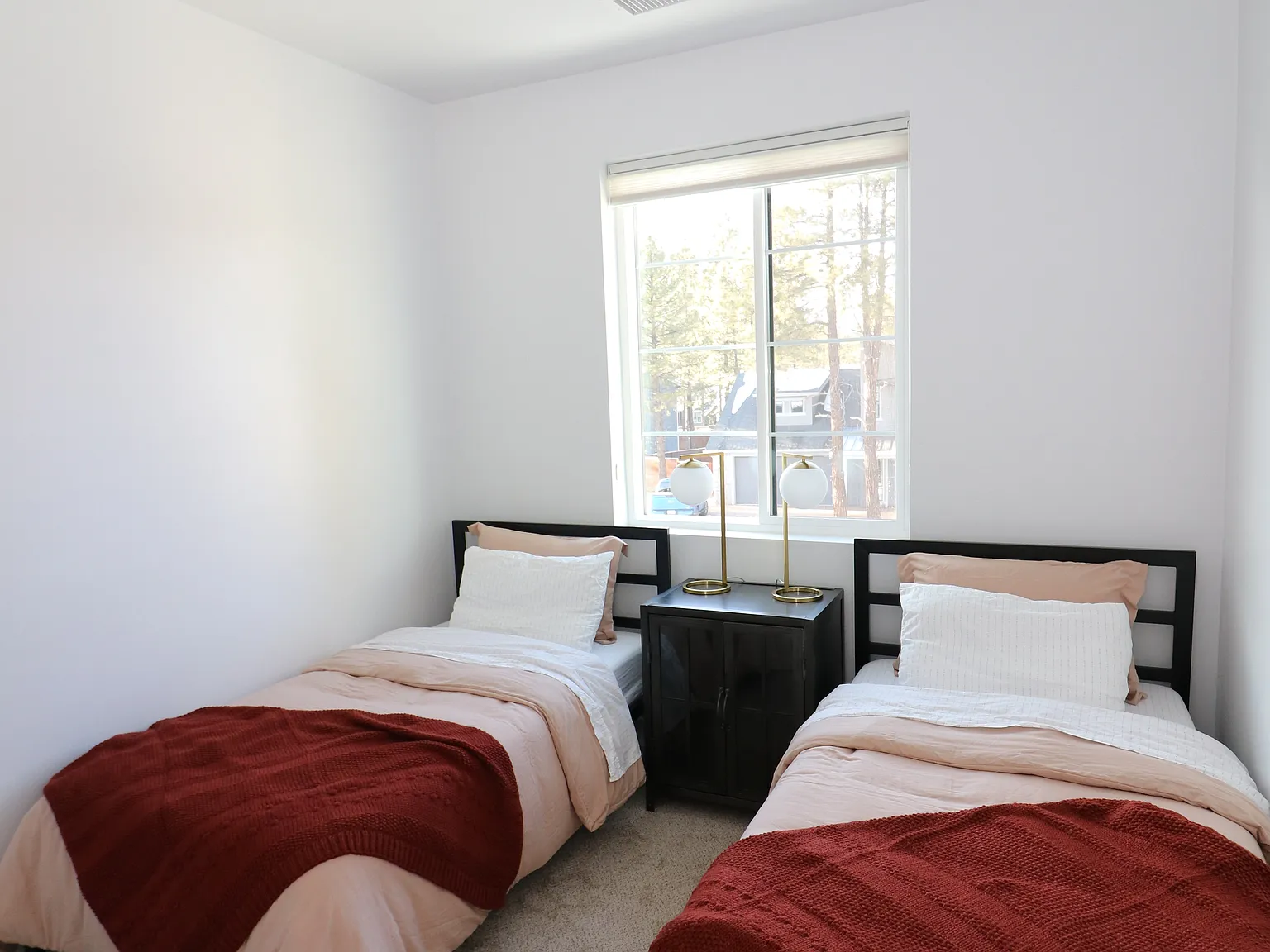 2 bed, 900 sqft, $2,300 — Photo 4
