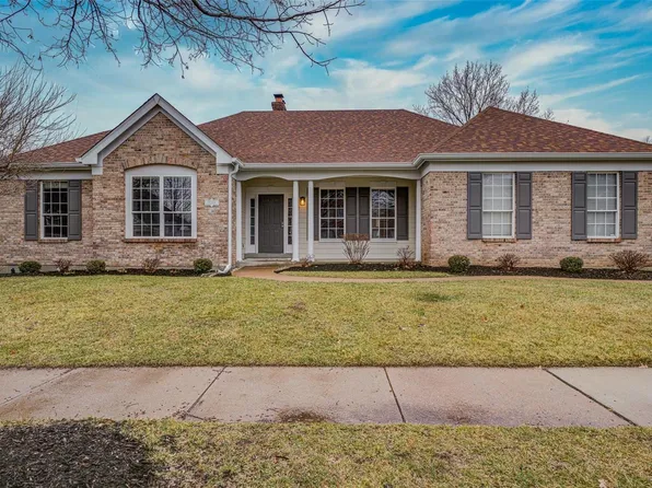 17120 Westridge Meadows Dr, Chesterfield, MO 63005