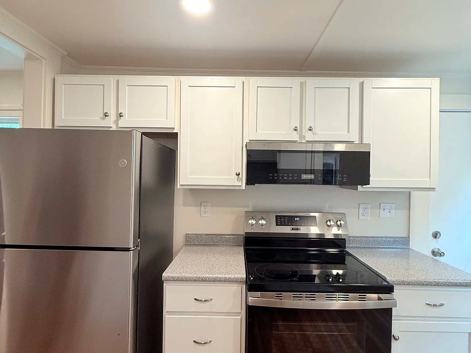 2 bed, 786 sqft, $2,000 — Photo 2