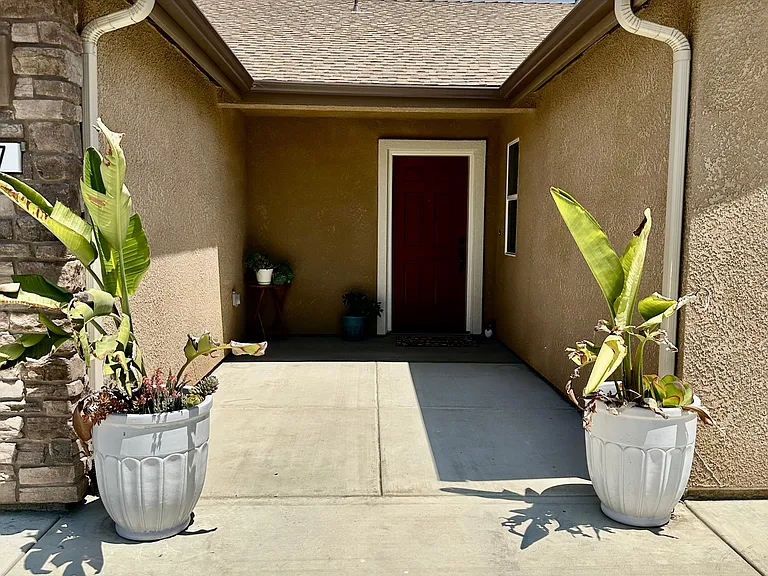 677 Country Pl — Photo 5