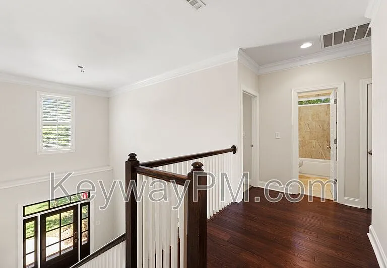 232 Dixon Ct — Photo 11