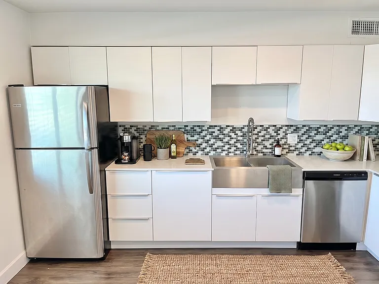 4320 N 27th St #8 — Photo 8