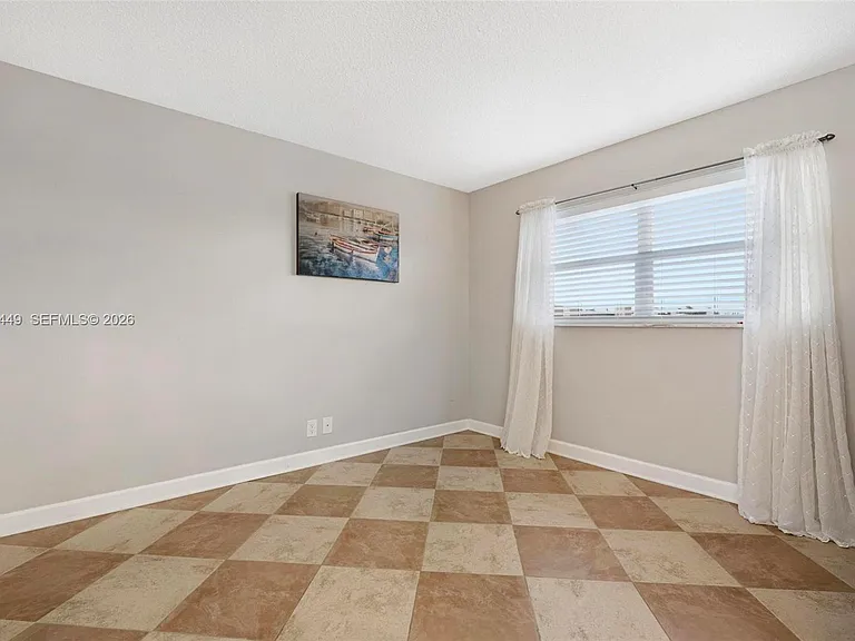 1000 NE 14th Ave #602 — Photo 14