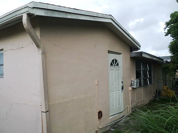 2nd image of 6461 SW 19th St