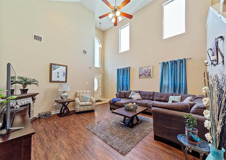 1st image of 11004 Panther Ct