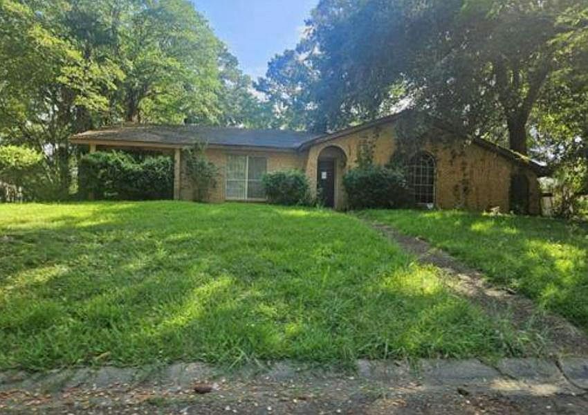 1st image of 6019 Lake Trace Cir
